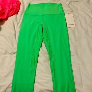 Lululemon size 6 leggings 23 inches